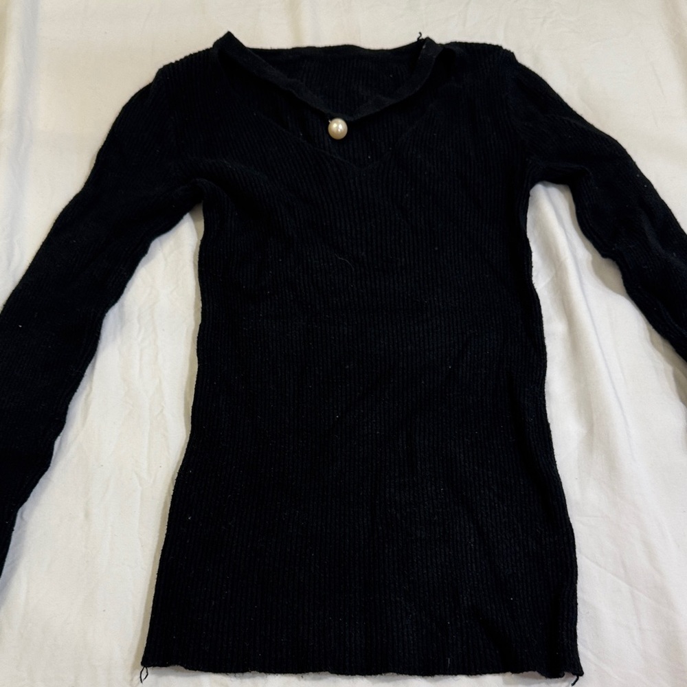 Black Long Sleeve Sweater with Pearl Choker Accent